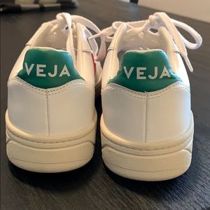 Veja v-10 women’s sneaker